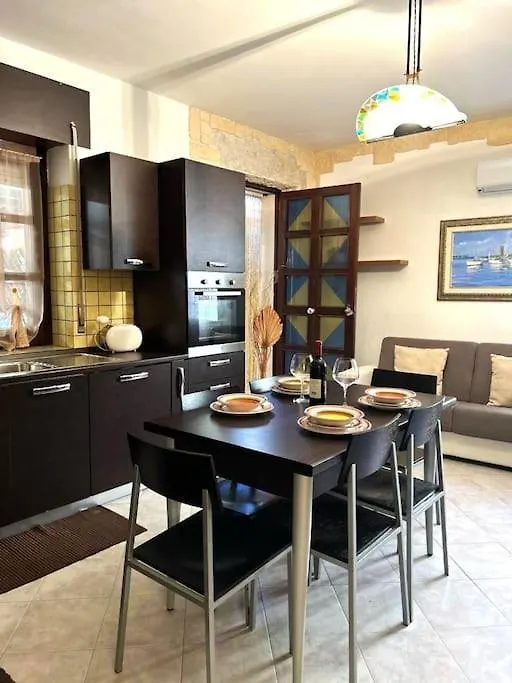Trilocale Sul Mare Con Ampia Veranda Coperta Castelsardo